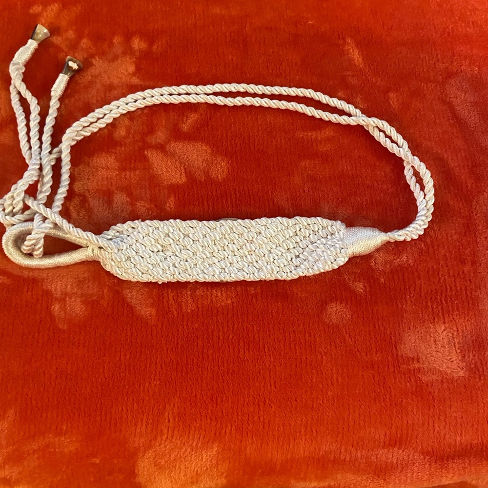 Vintage shell belt in an off white color. - Picture 2 of 4